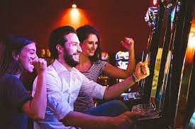 Tampilan permainan slot Grand Slam di platform winbet apk dengan reel dan tabel pembayaran